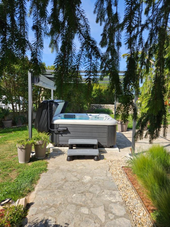 Stonehouse Ana With Jacuzzi Rovinj-Krmed Exterior foto