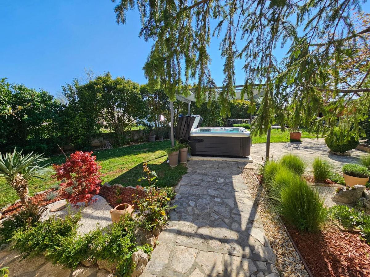 Stonehouse Ana With Jacuzzi Rovinj-Krmed Exterior foto